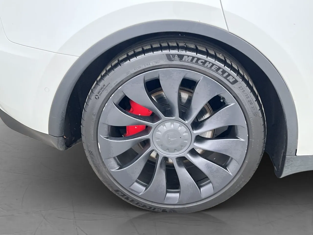 Vehicle image 32