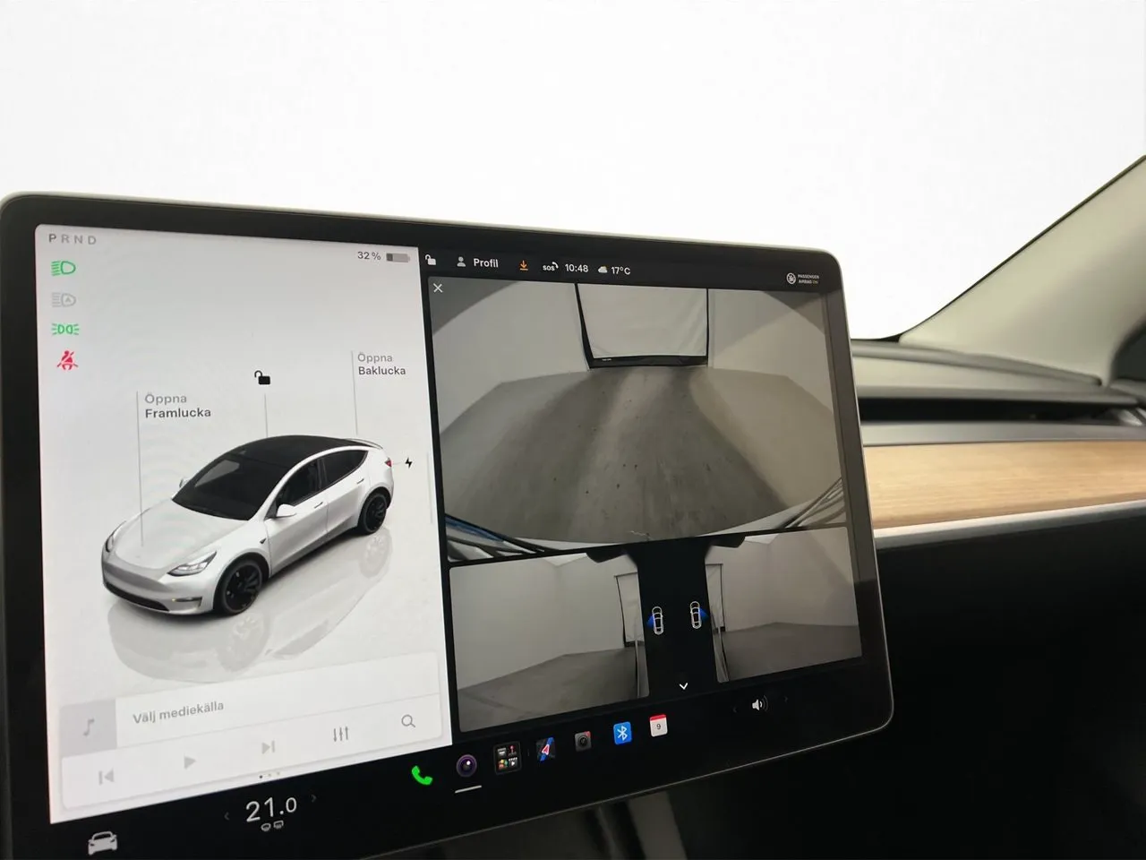 Vehicle image 21