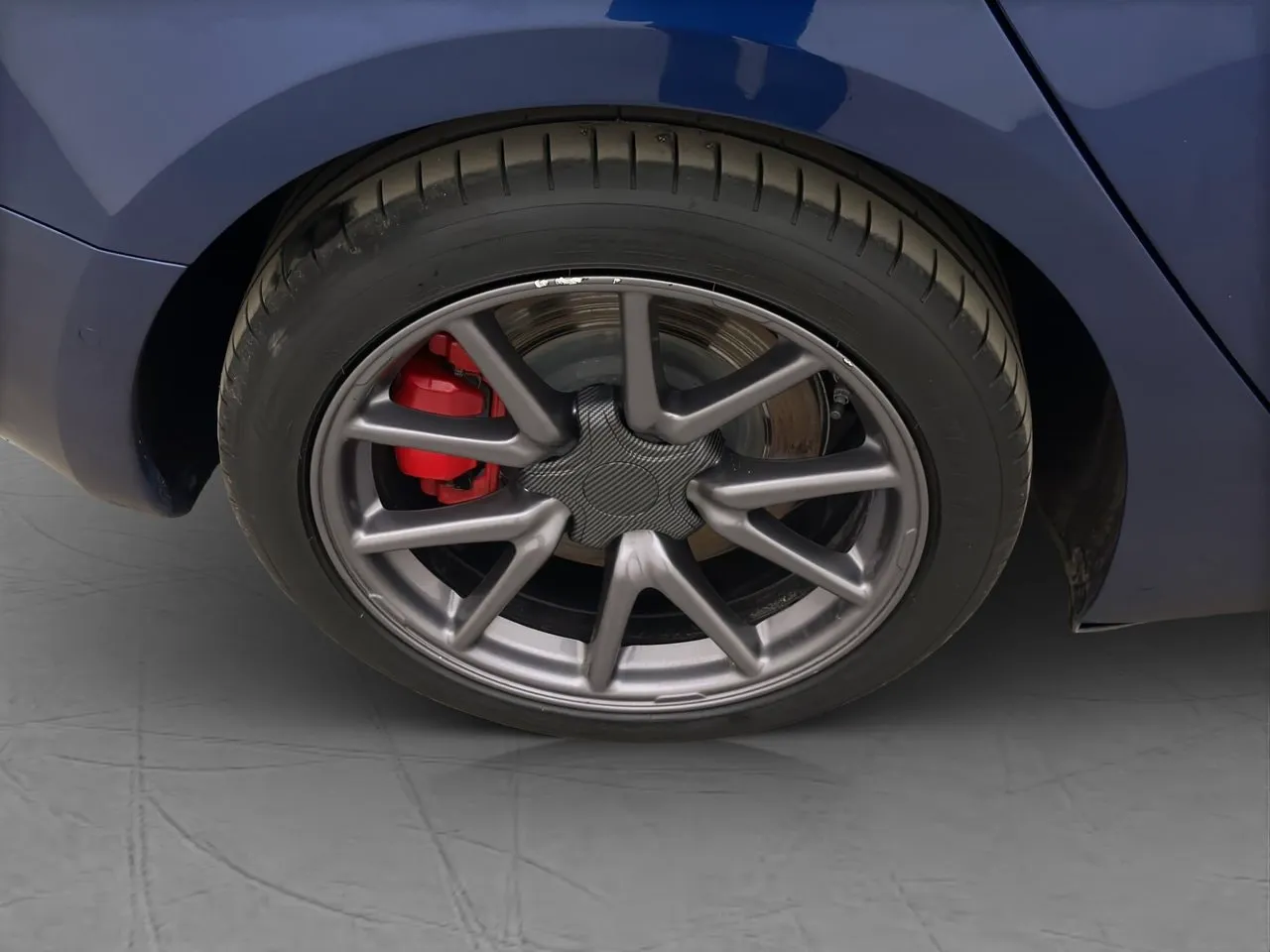 Vehicle image 33