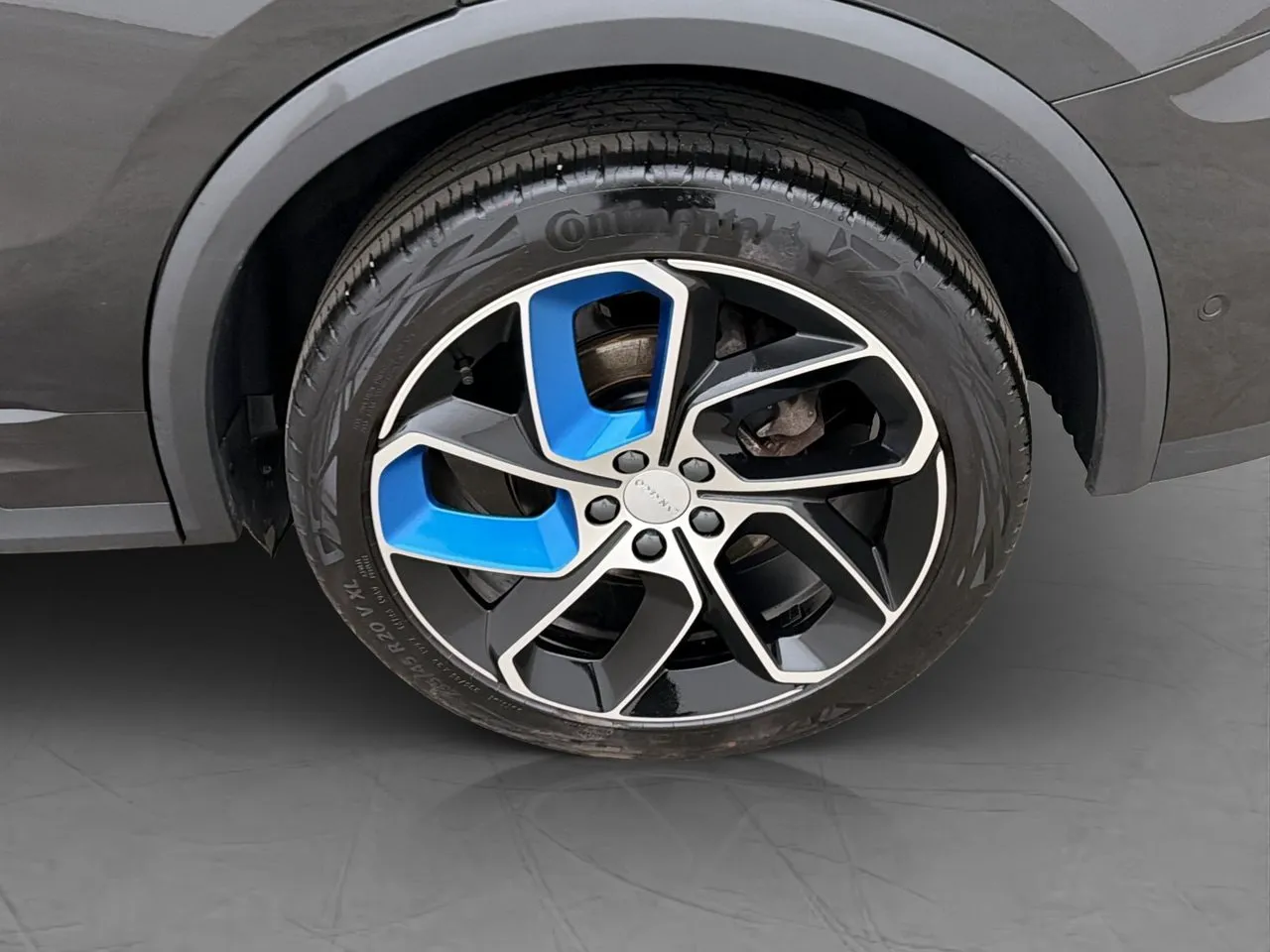Vehicle image 35