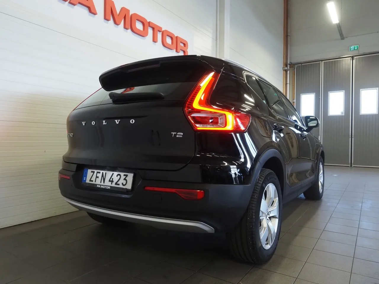 Vehicle image 6