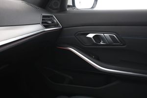 BMW 320 bild 30