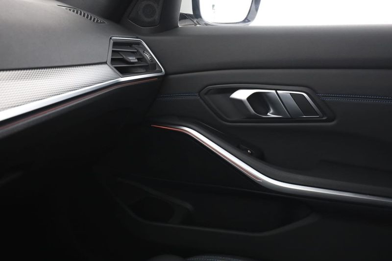 BMW 320 bild 30