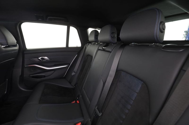 BMW 320 bild 15