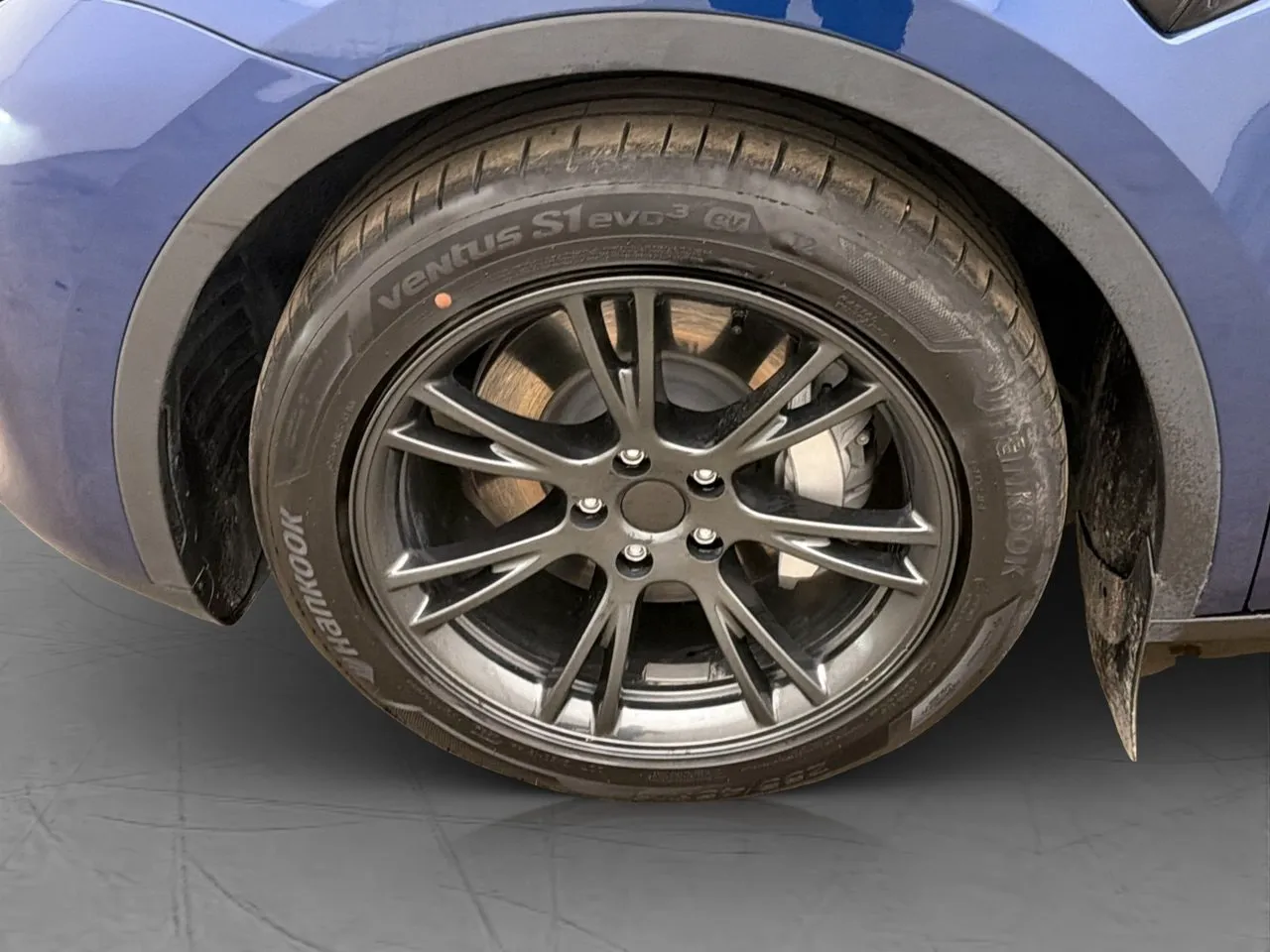 Vehicle image 32