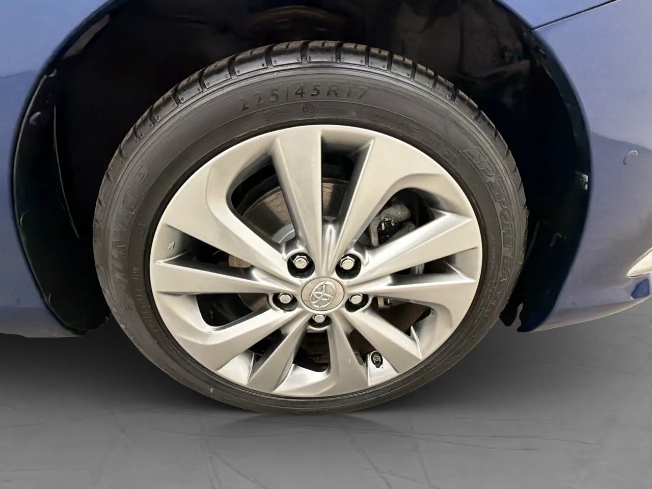 Vehicle image 30