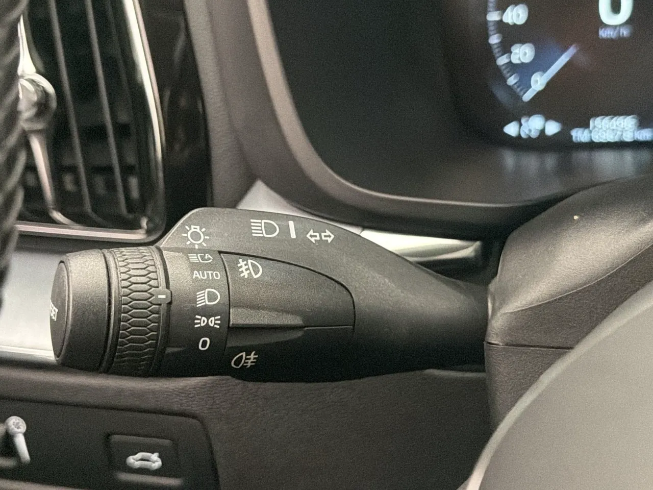 Vehicle image 34
