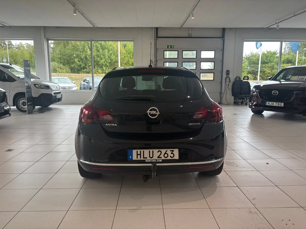 Vehicle image 4