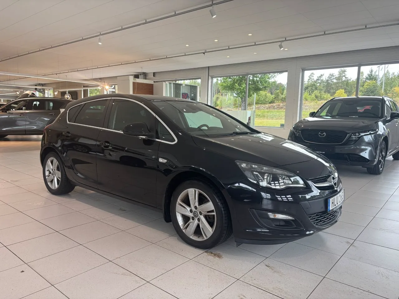 Vehicle image 7