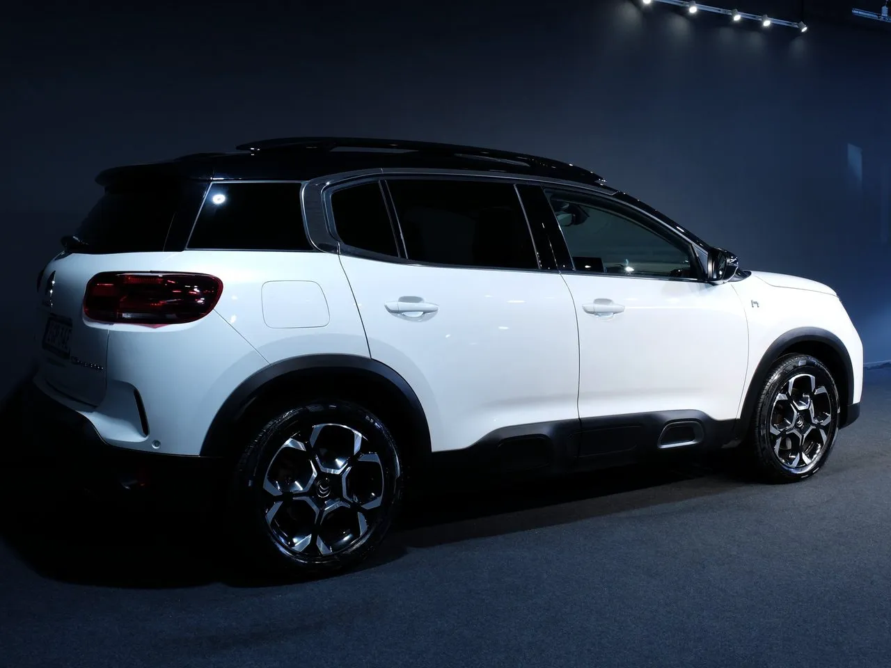 Vehicle image 2
