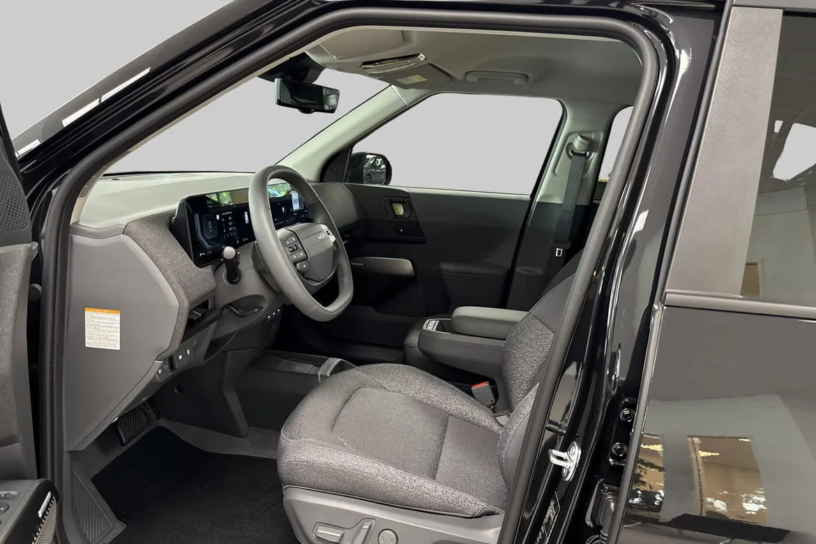 Vehicle image 23