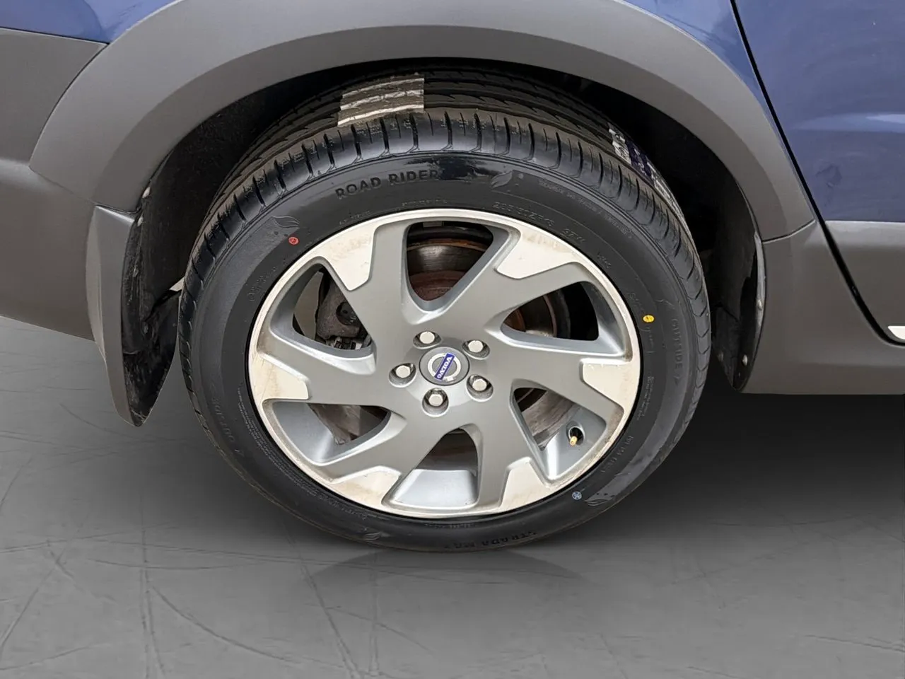 Vehicle image 30