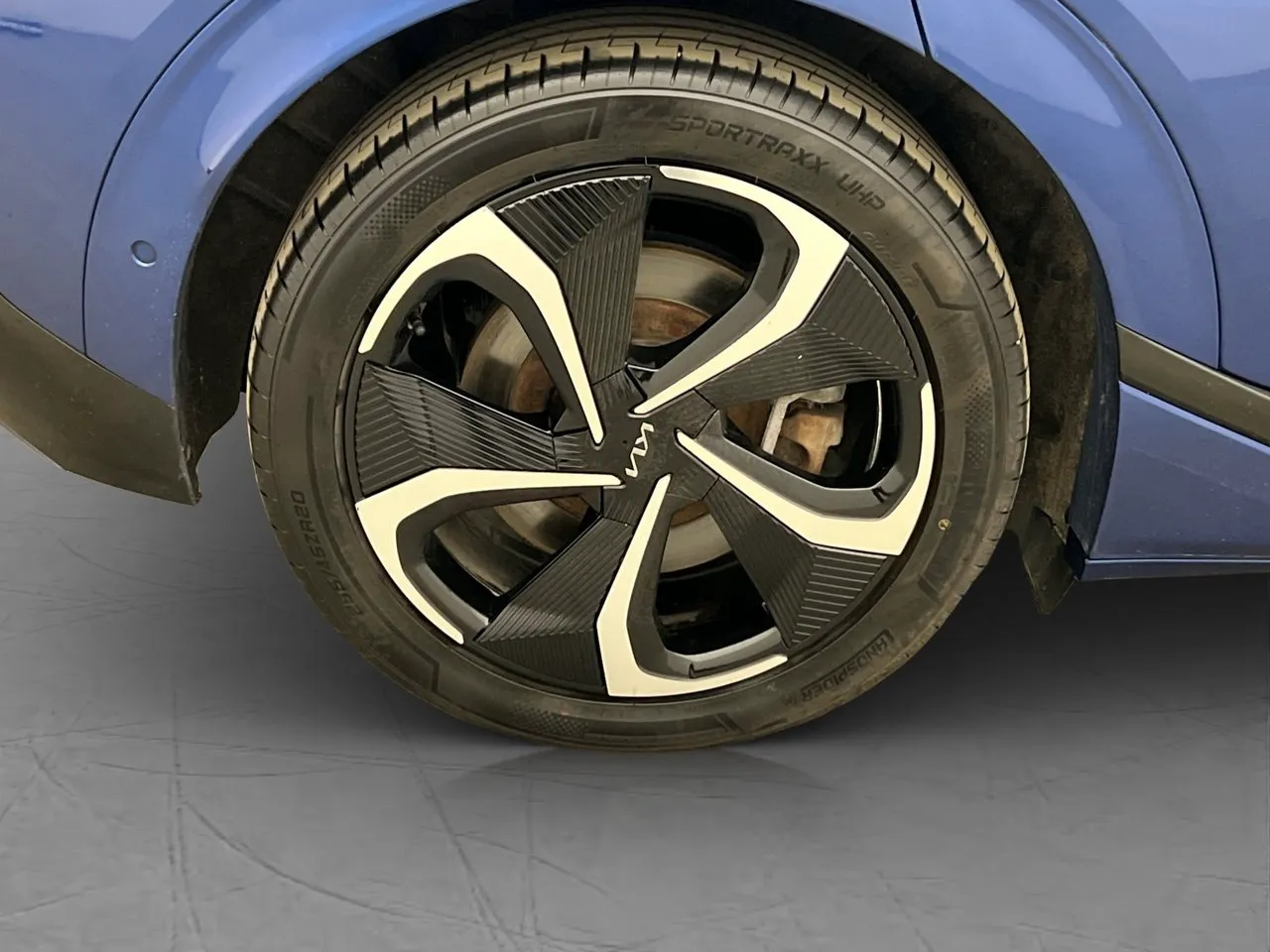 Vehicle image 33