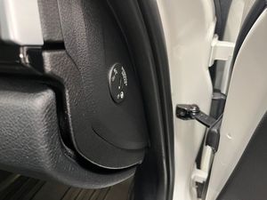 BMW 320 bild 18