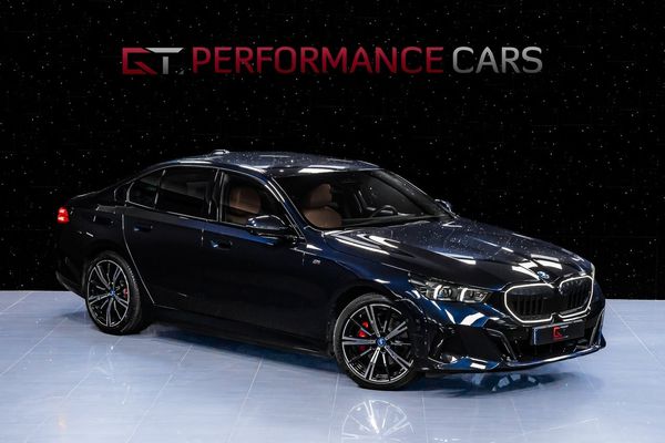 BMW 530 e M-Sport Pro MOMS Innovation DAP H/K Kolfiber Drag 20" - 2024