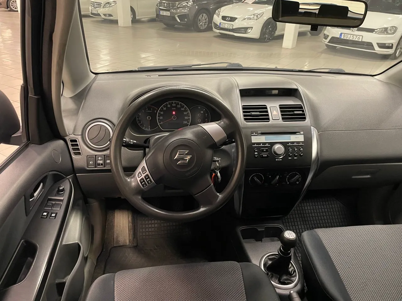 Vehicle image 4
