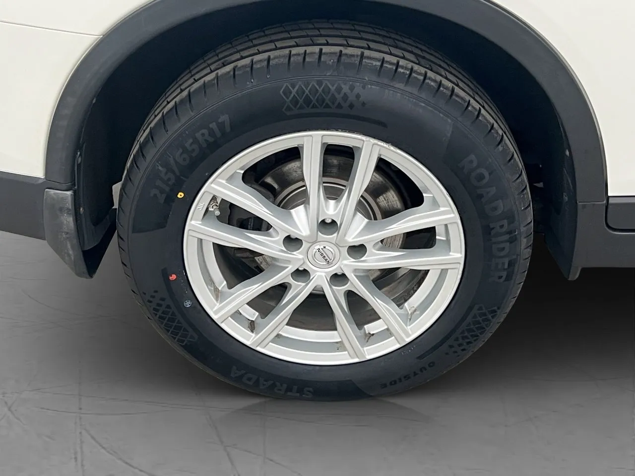 Vehicle image 23