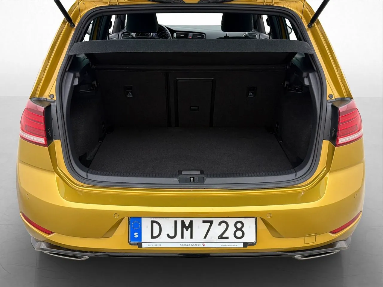 Vehicle image 27
