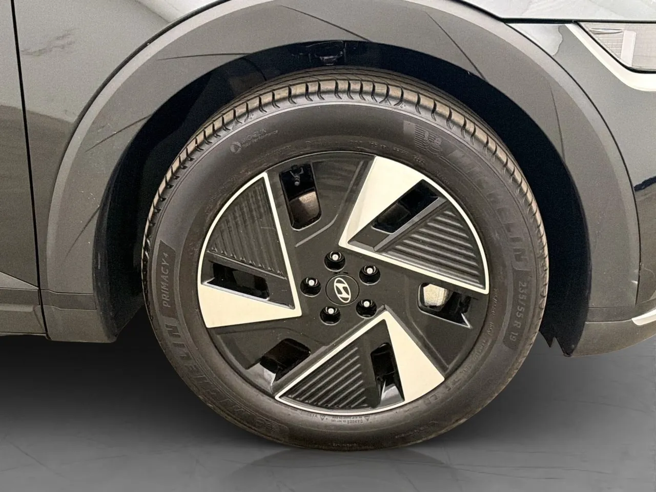 Vehicle image 33