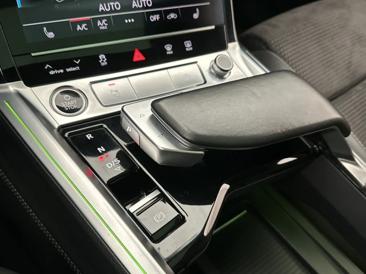 Vehicle image 28