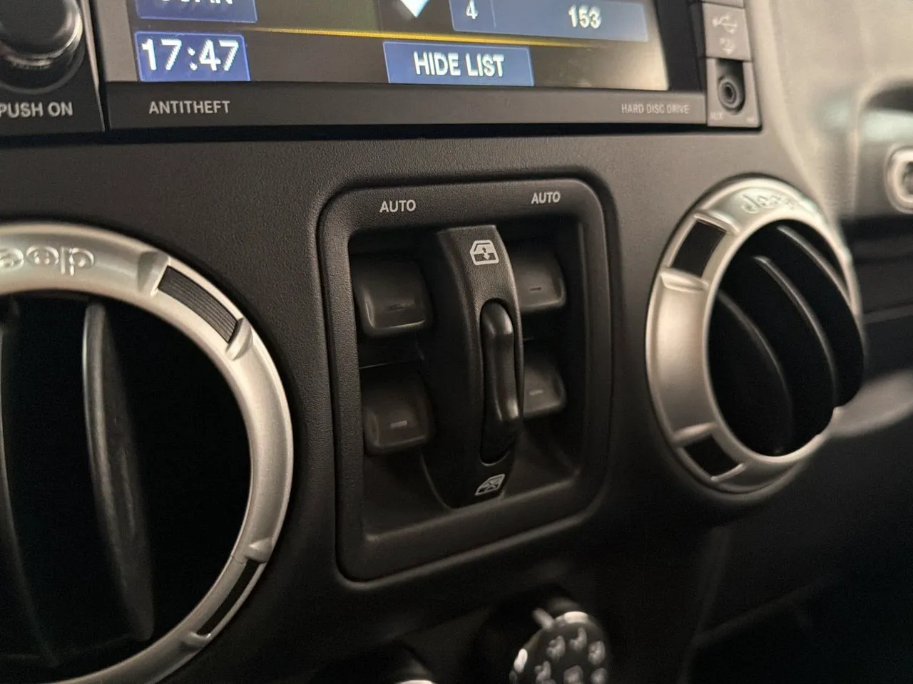 Vehicle image 24
