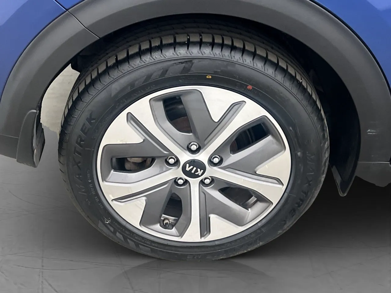 Vehicle image 30
