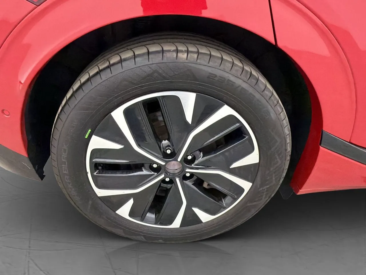 Vehicle image 35