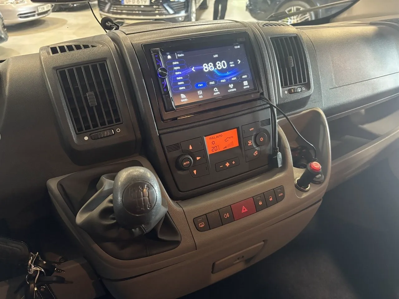 Vehicle image 20