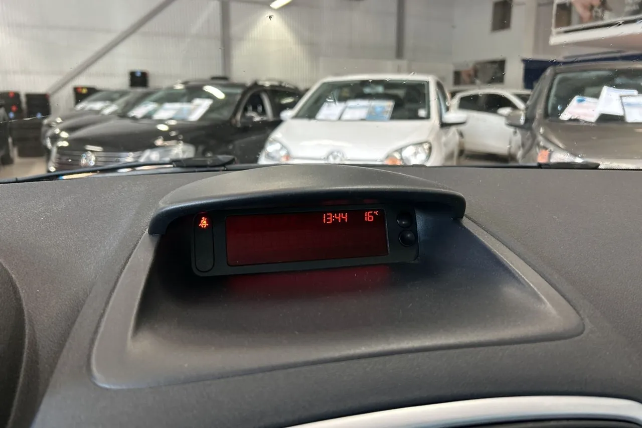 Vehicle image 23