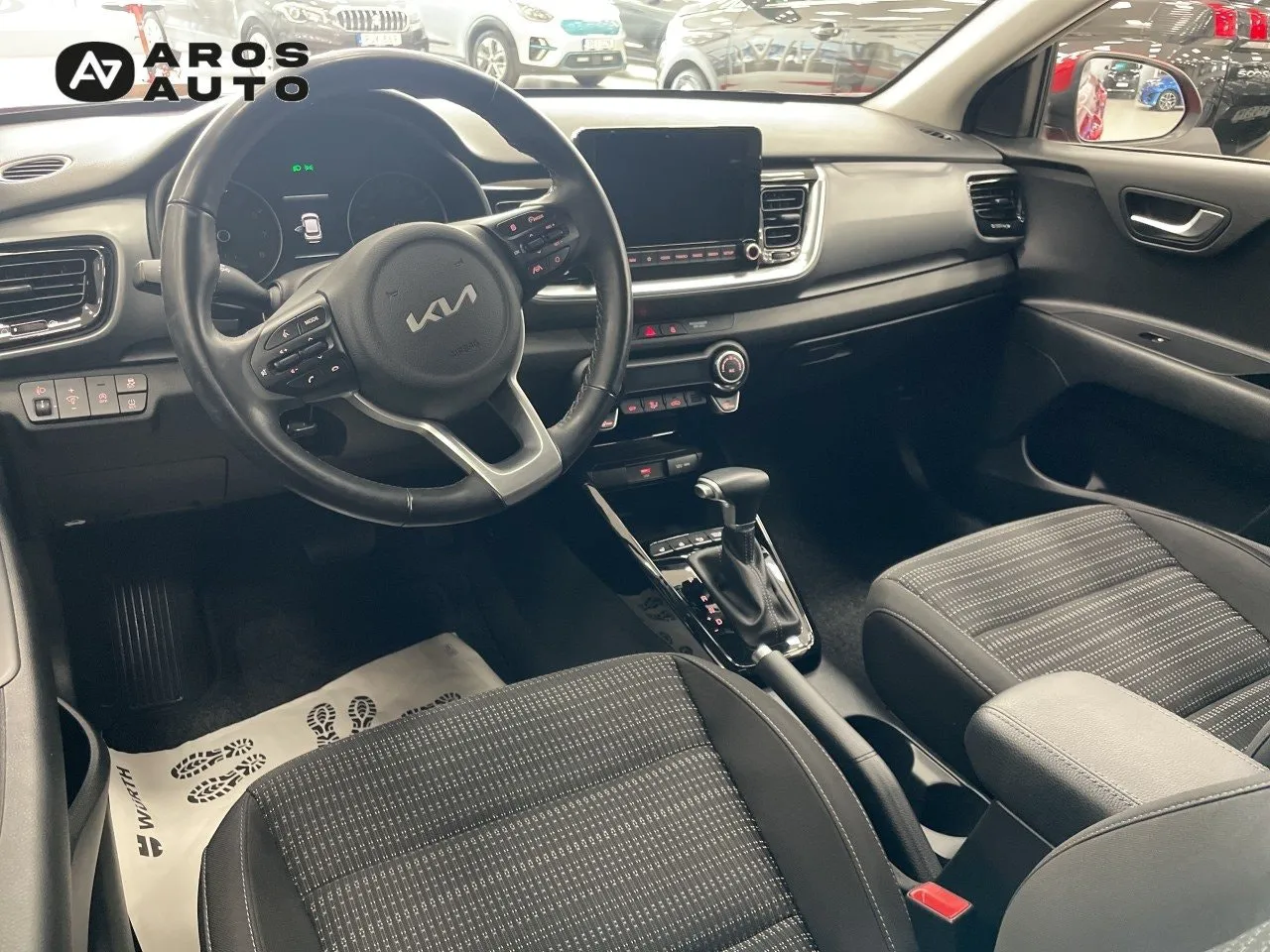 Vehicle image 6