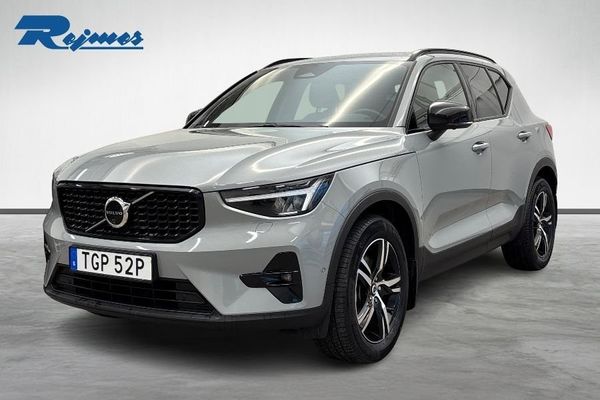 Volvo XC40 B3 FWD Bensin Plus Dark / Drag / 360 Kamera - 2025