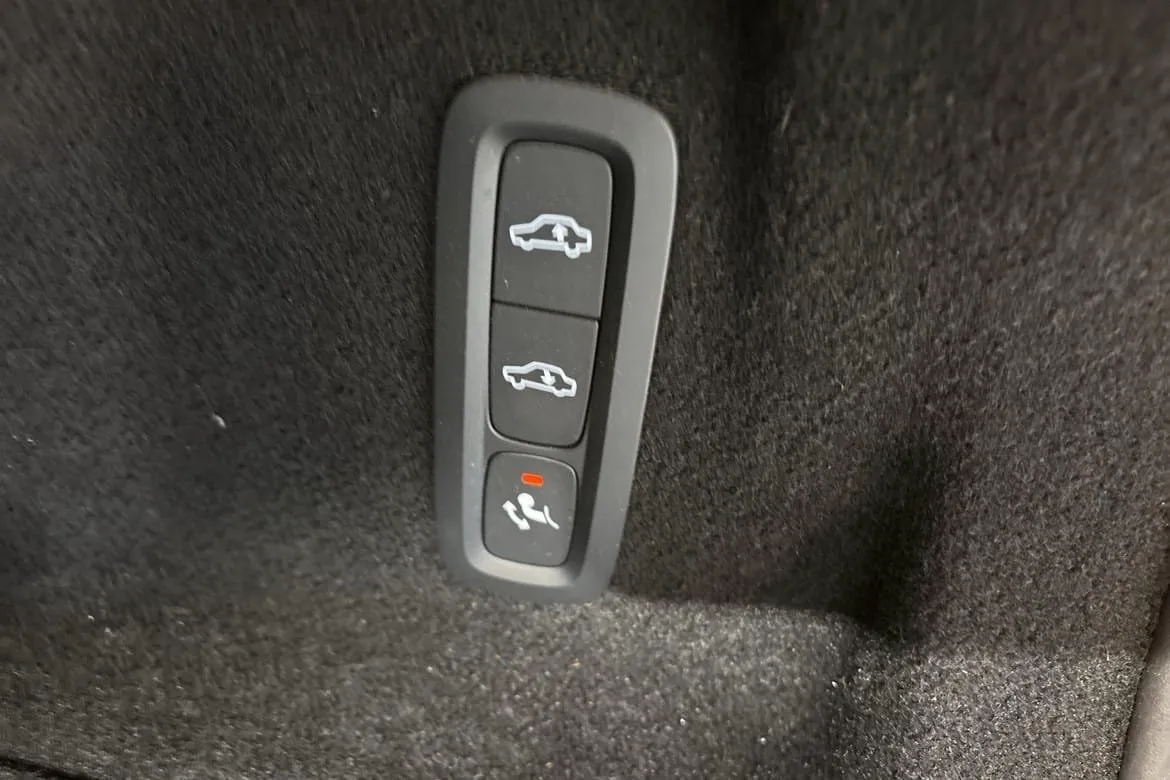 Vehicle image 28