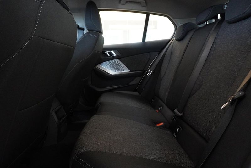 BMW 120 bild 9