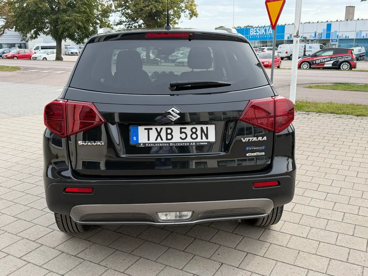 Vehicle image 4