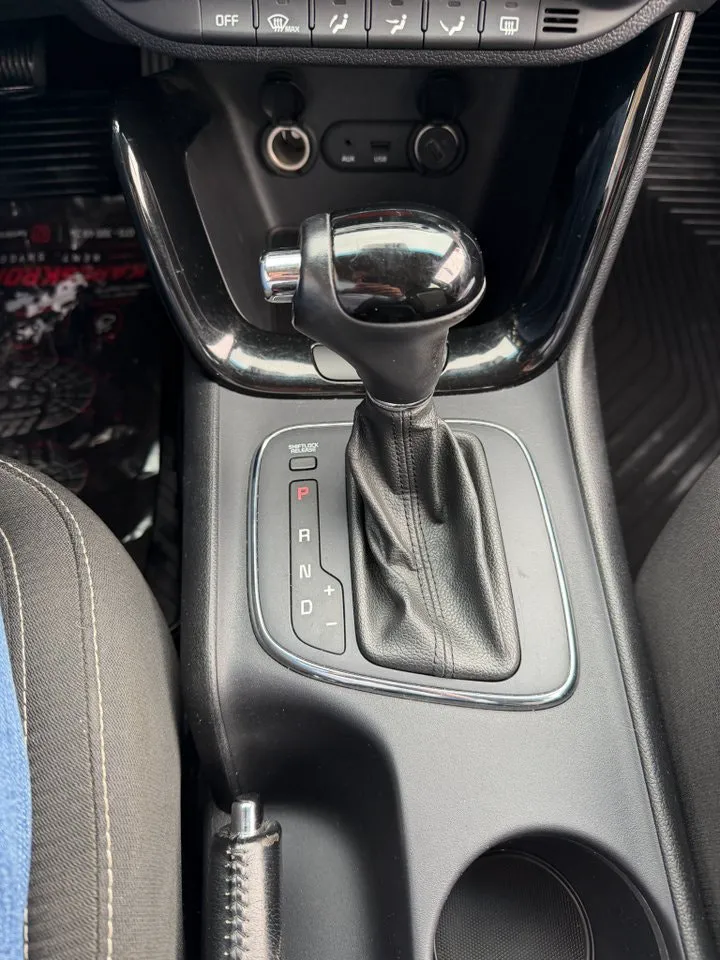 Vehicle image 25