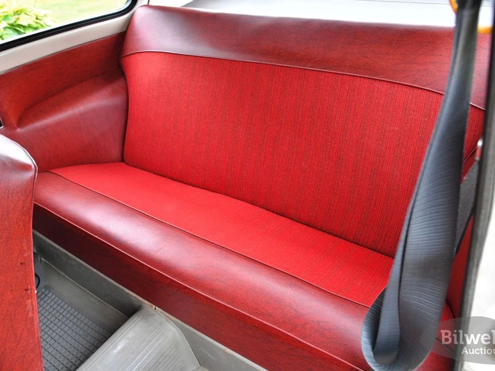 Vehicle image 21