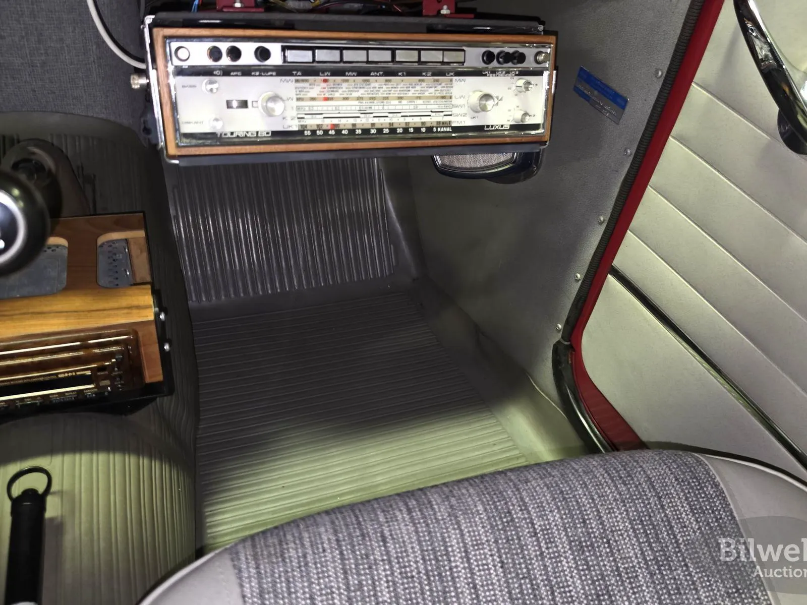 Vehicle image 33
