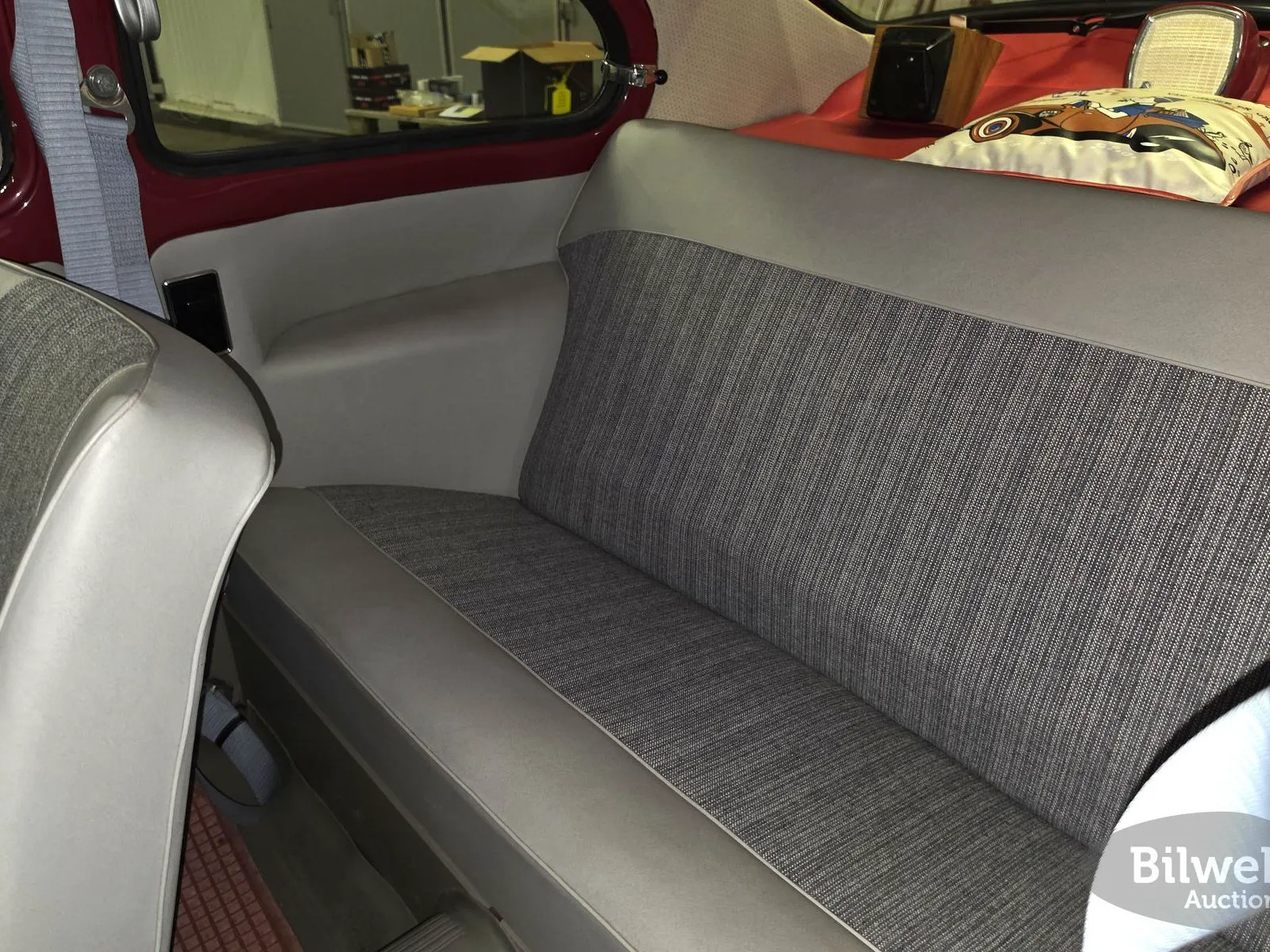 Vehicle image 21