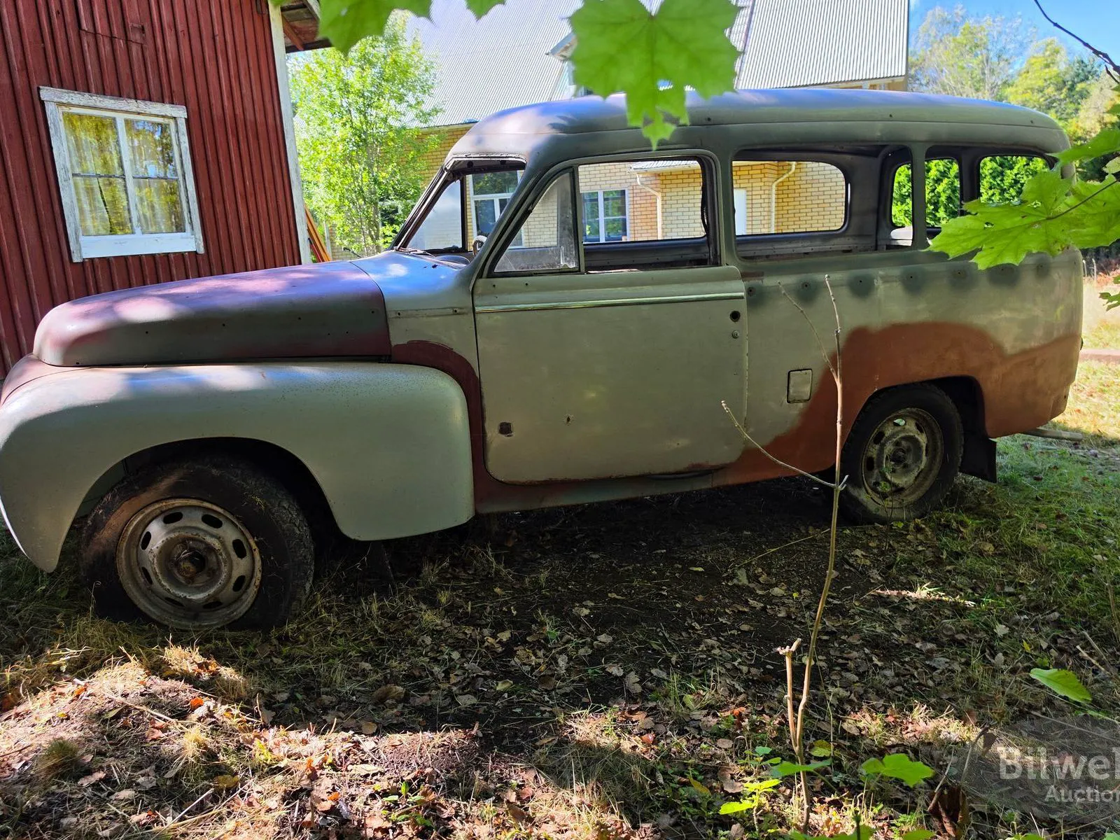 Vehicle image 9