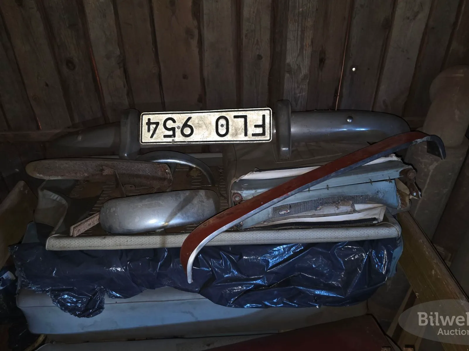 Vehicle image 60
