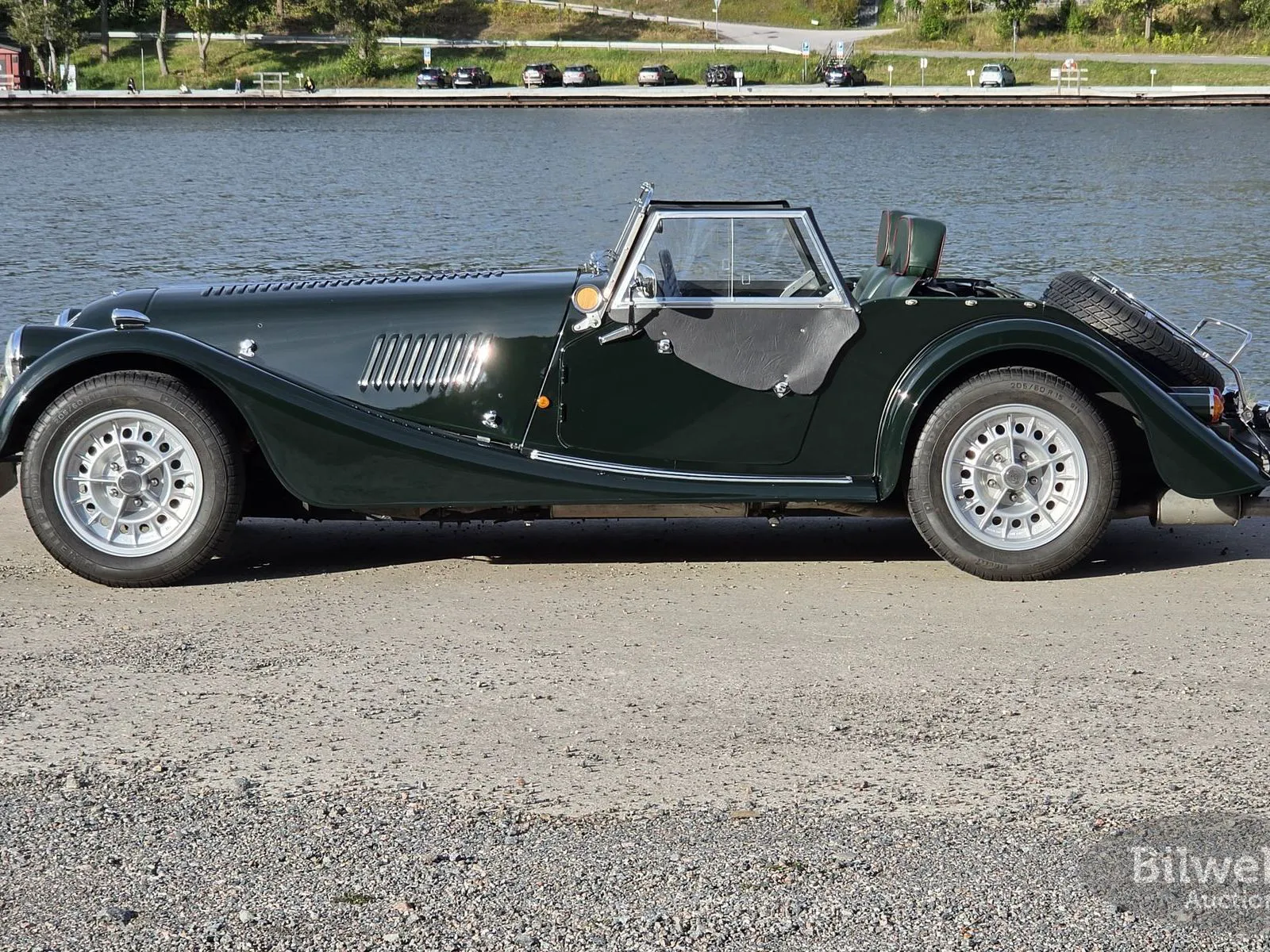 Vehicle image 33
