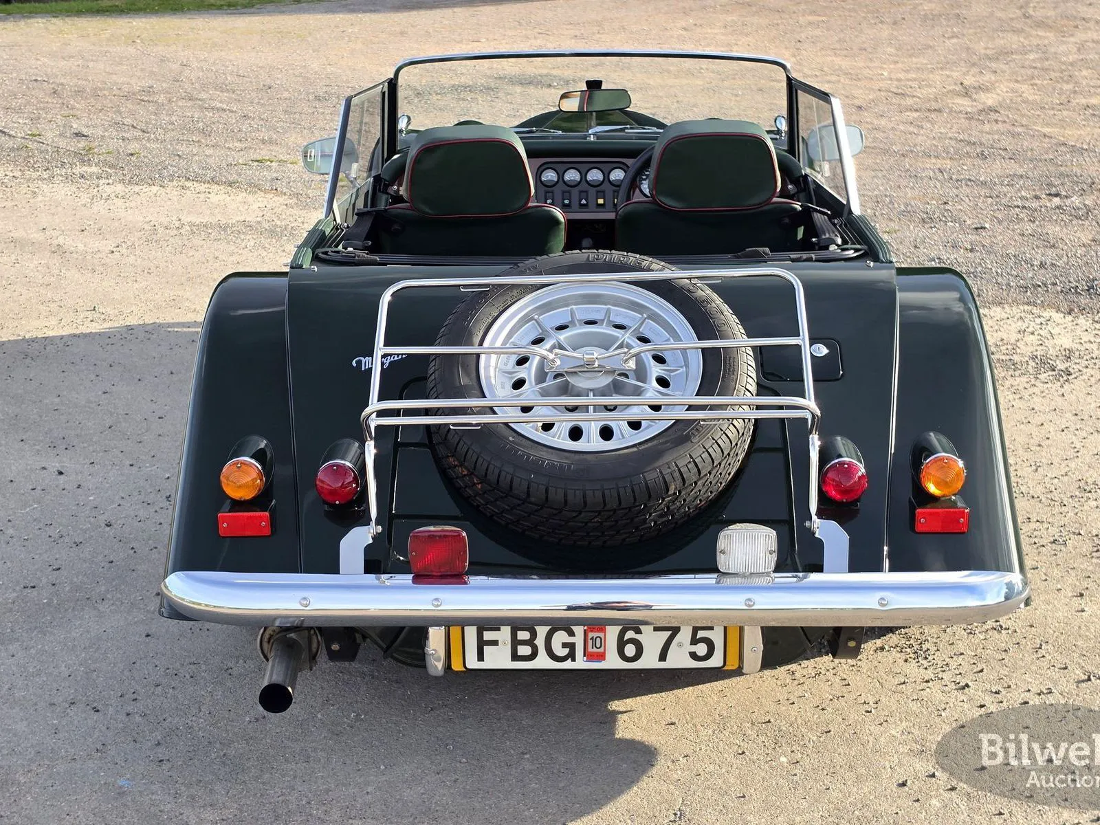 Vehicle image 10