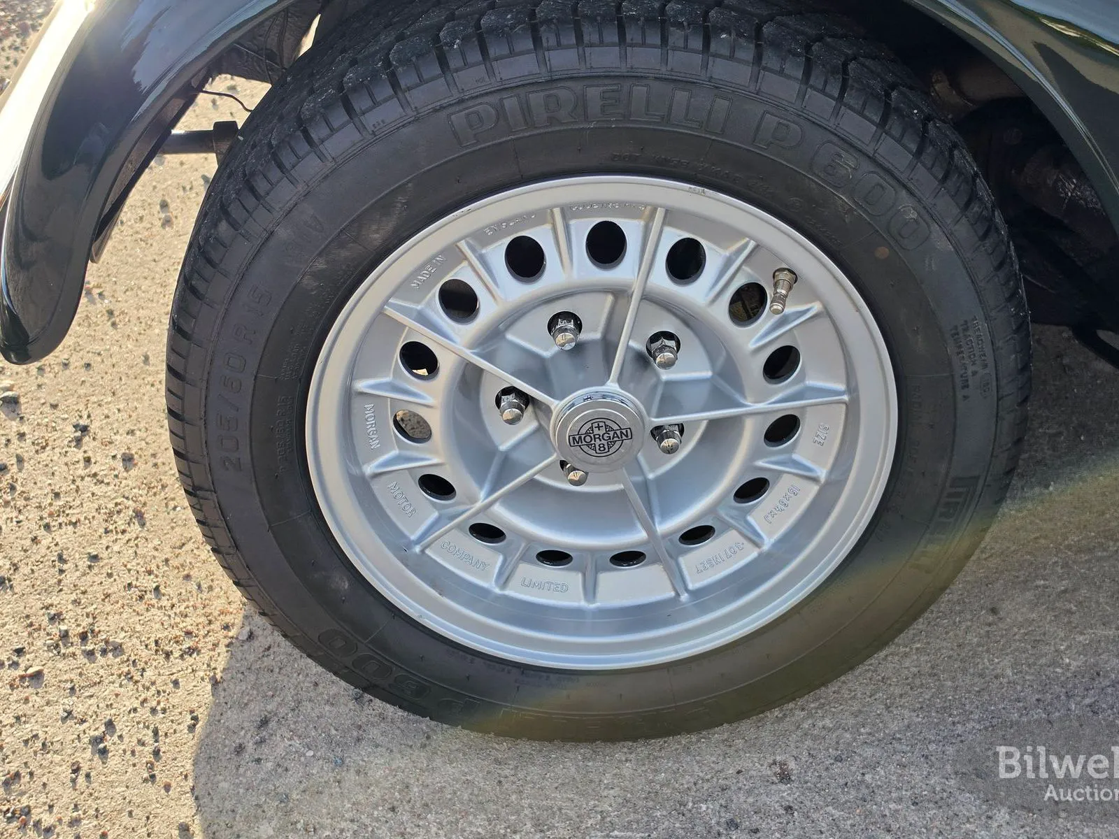 Vehicle image 14