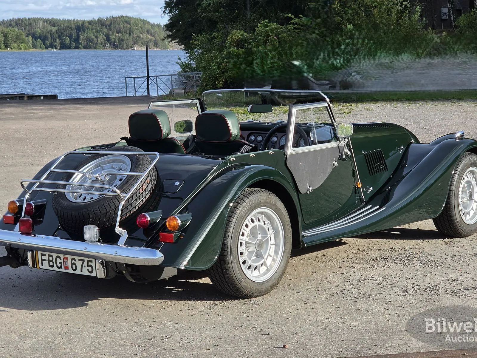 Vehicle image 9