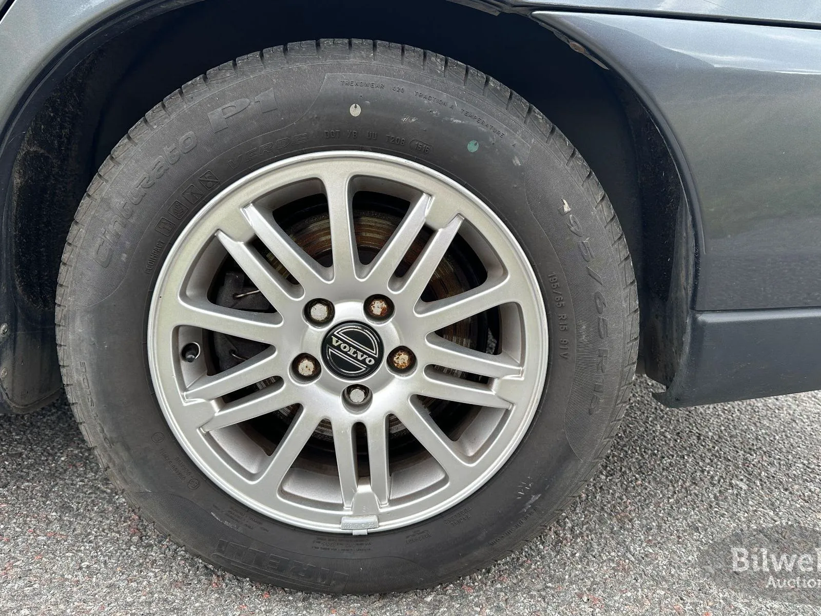 Vehicle image 14