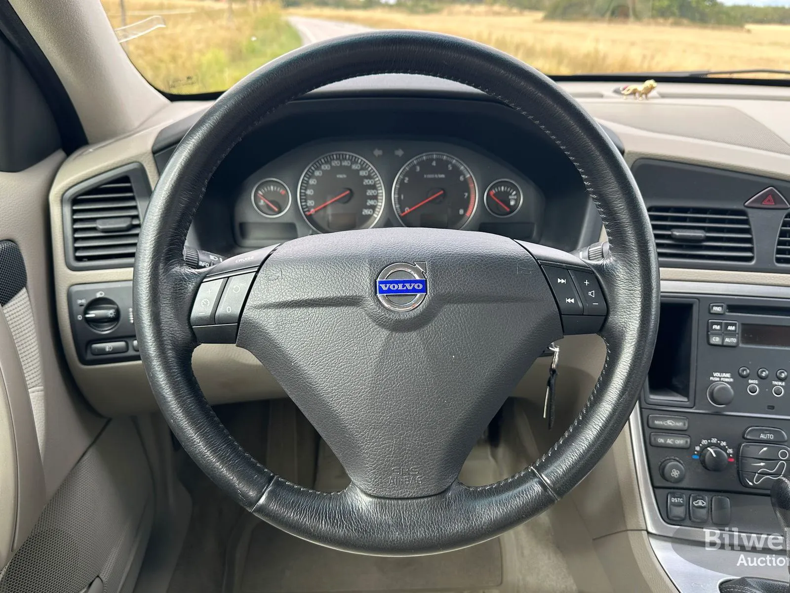 Vehicle image 48