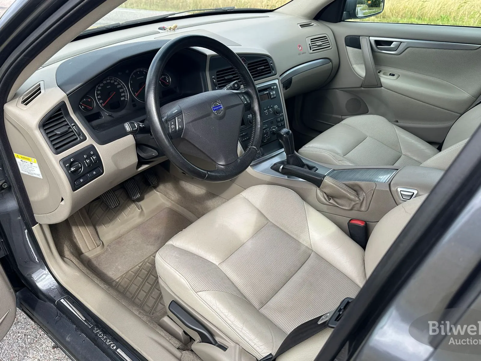 Vehicle image 40