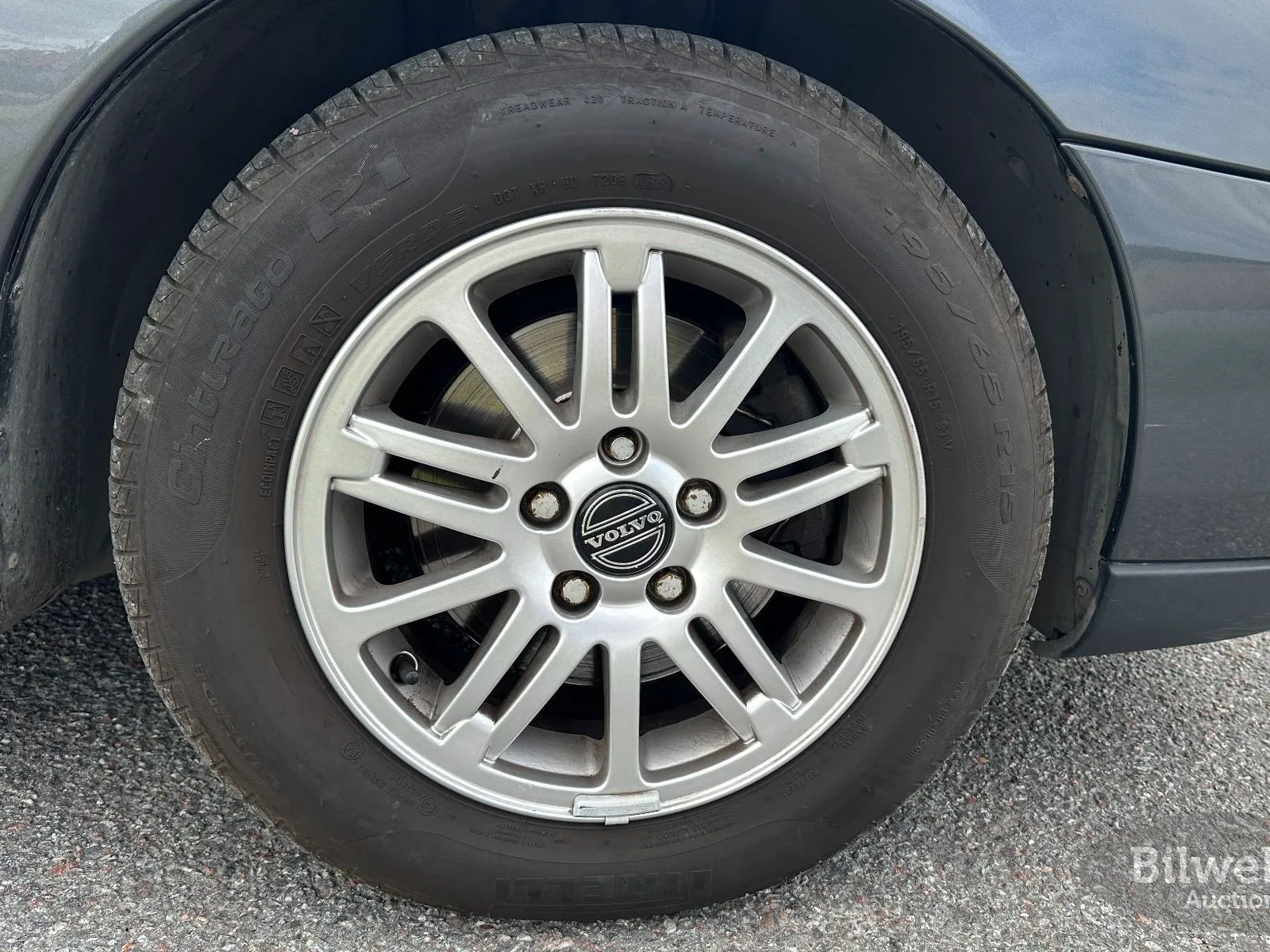 Vehicle image 13