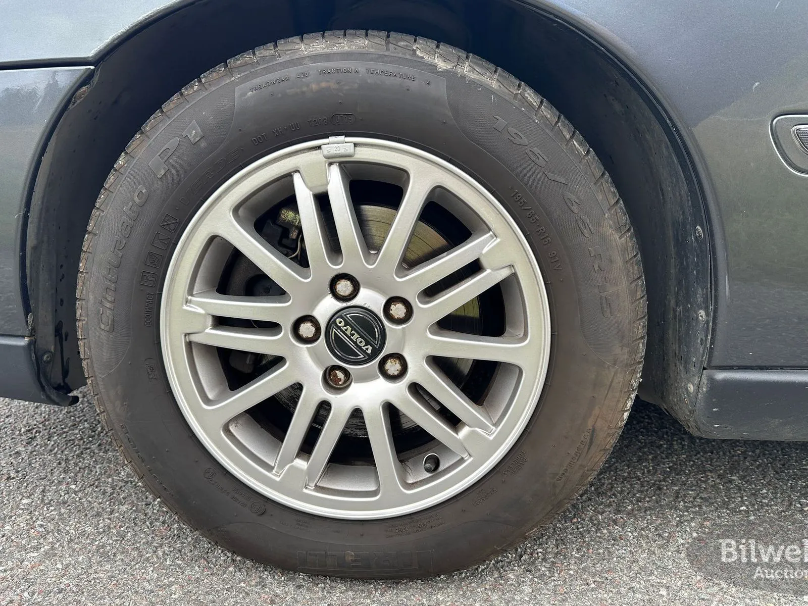 Vehicle image 15