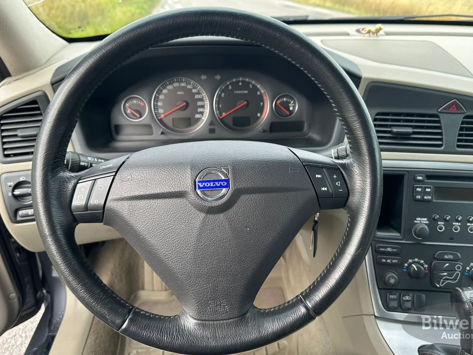 Vehicle image 66